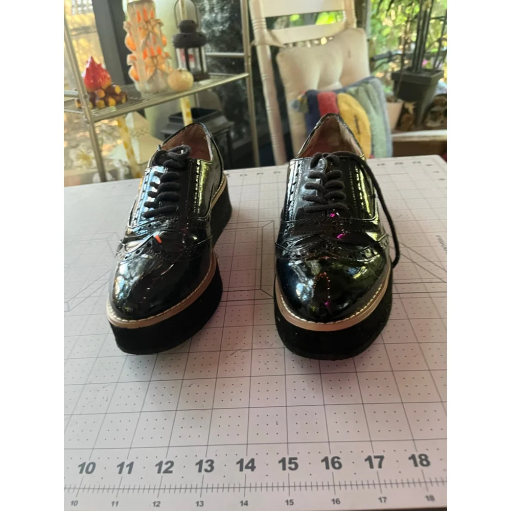 Women's Cutesy Black Patent Leather Platform Oxfords Size 9